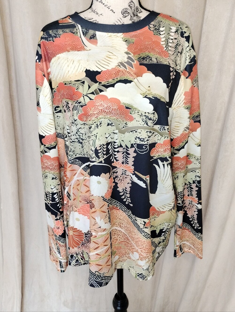 NWOT! Women's Long Sleeve Pullover Top w/Asian Inspired Crane Print. Size XL